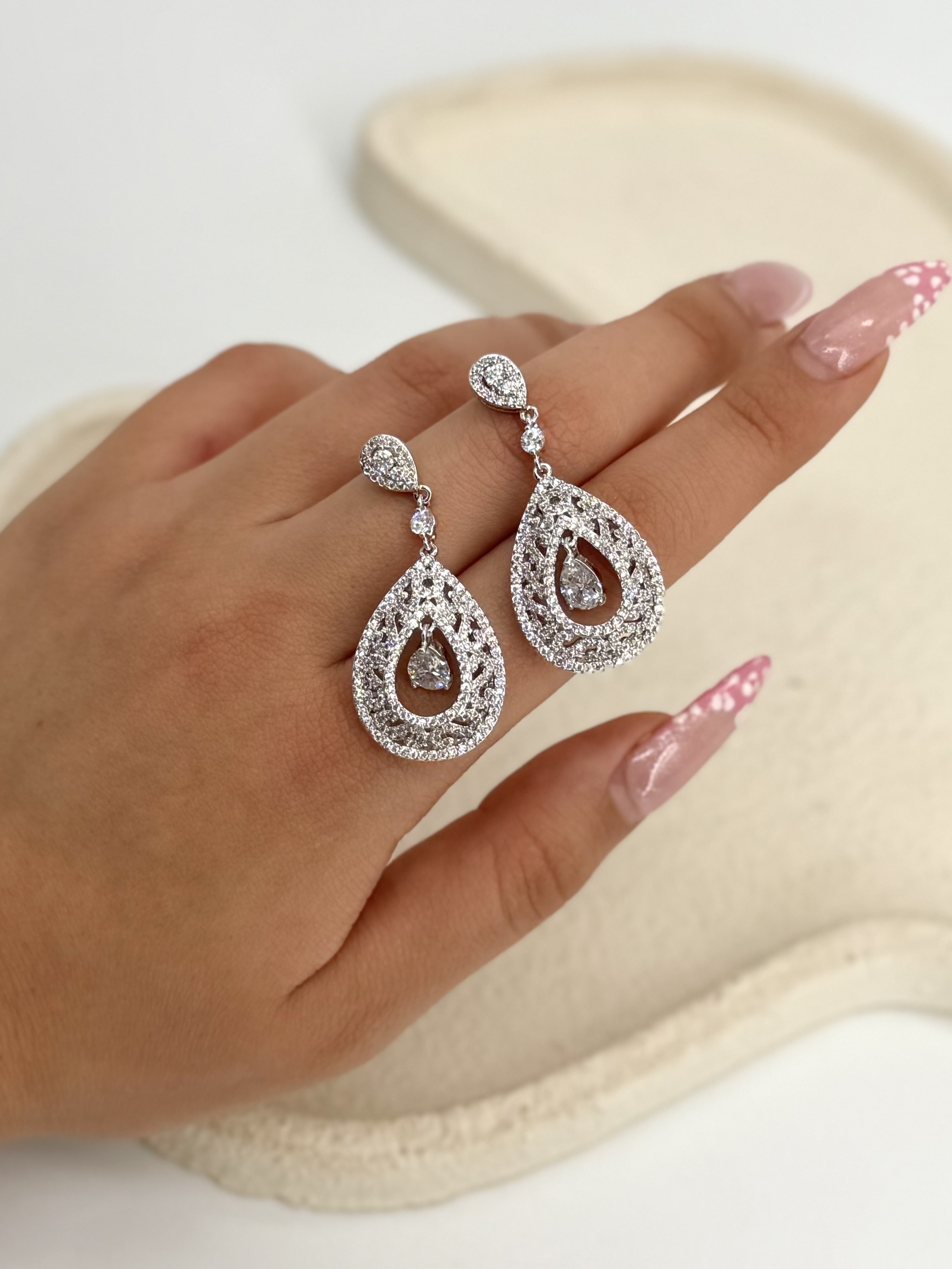 گوشواره اشکی نگین دار فشن جولری