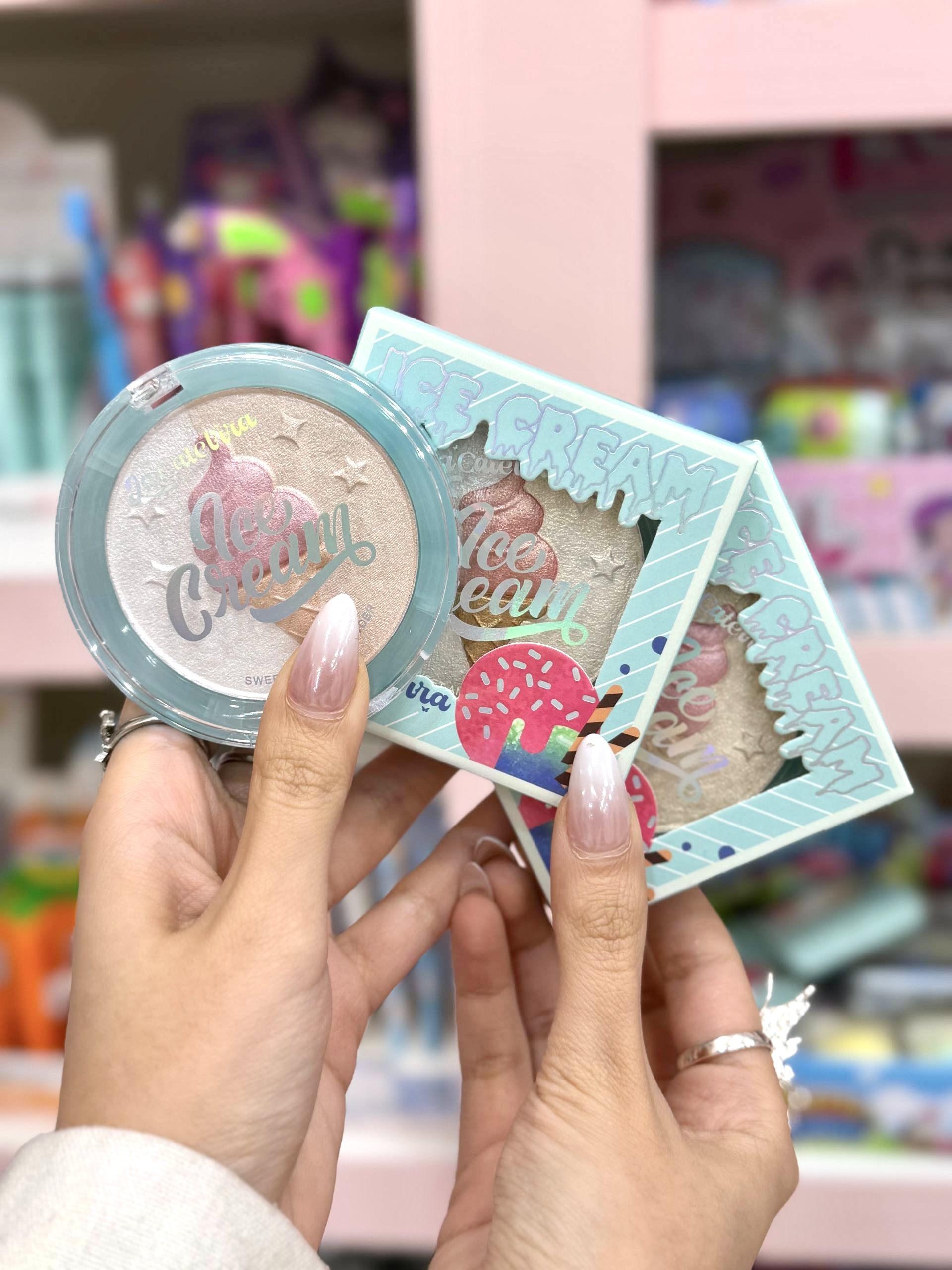 هایلایتر پودری طرح بستنی لا کاتلرا ( La catelrra )
