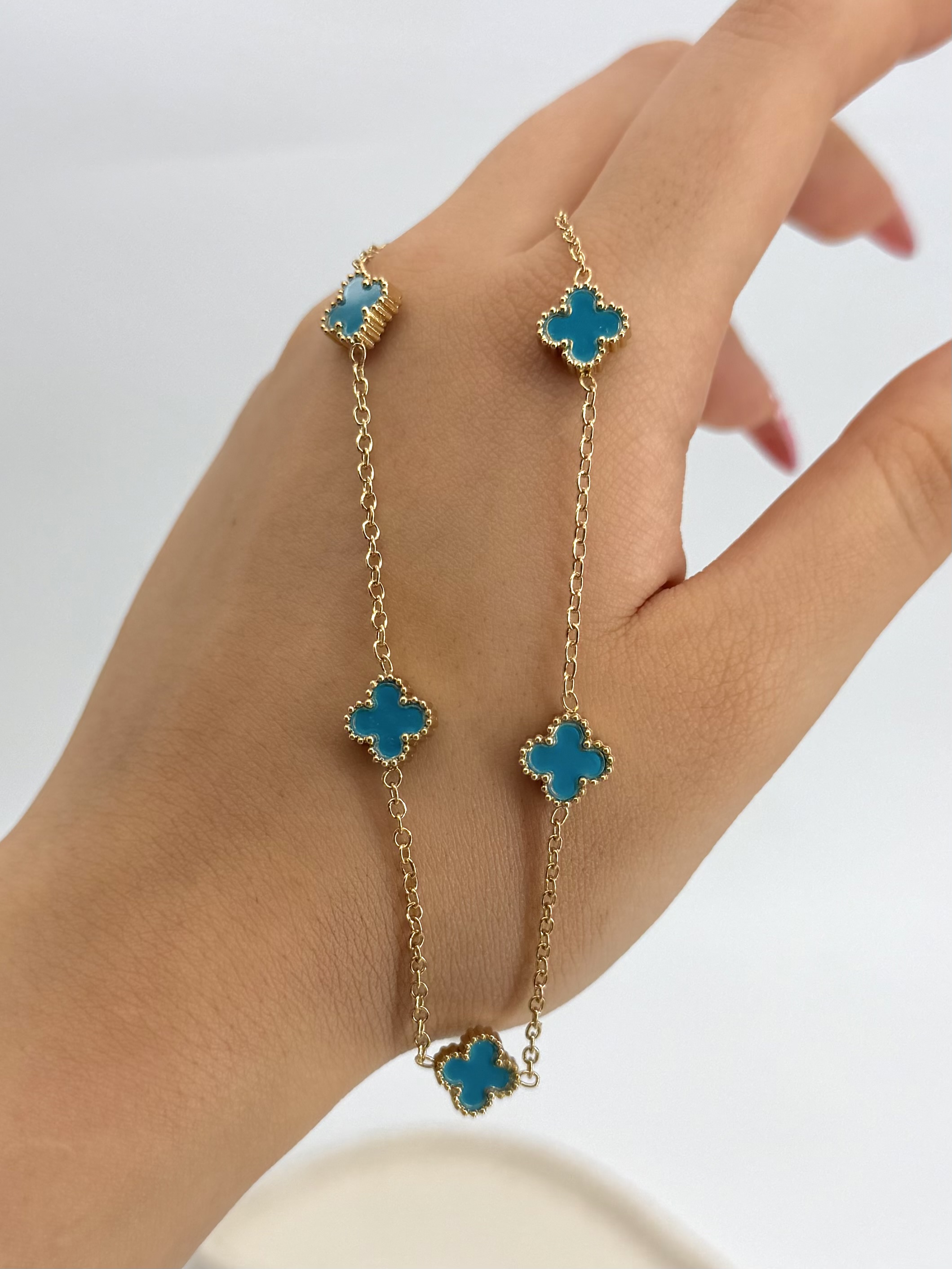 گردنبند طلایی ونکلیف پنچ گل فیروزه ای